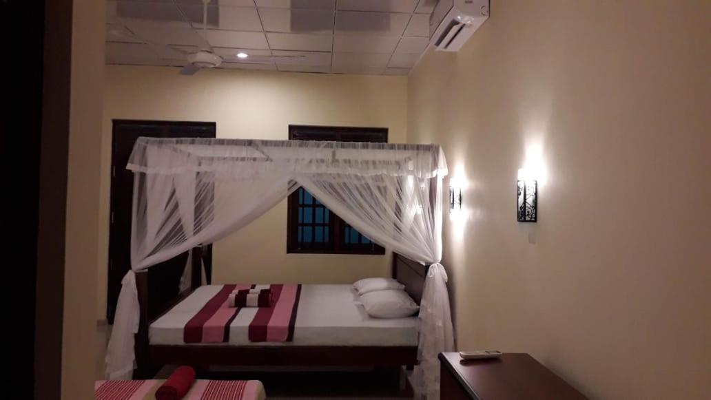 Blue Point Rest Hotel Tangalle Ngoại thất bức ảnh